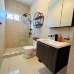 Casa ideal para vivir con comodidad y estilo en cada espacio