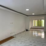 Refugio de ensueño con jardines y espacios abiertos