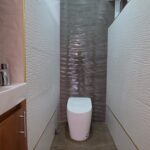Casa moderna con diseño abierto y espacios iluminados