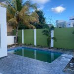 Refugio de ensueño con jardines y espacios abiertos
