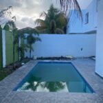Refugio de ensueño con jardines y espacios abiertos