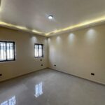 Exclusiva casa con acabado en porcelanato y cocina alta gama