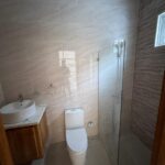 Casa exclusiva con ambiente familiar y estilo sofisticado