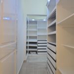 Vivienda con diseño funcional luz natural y confort en cada área